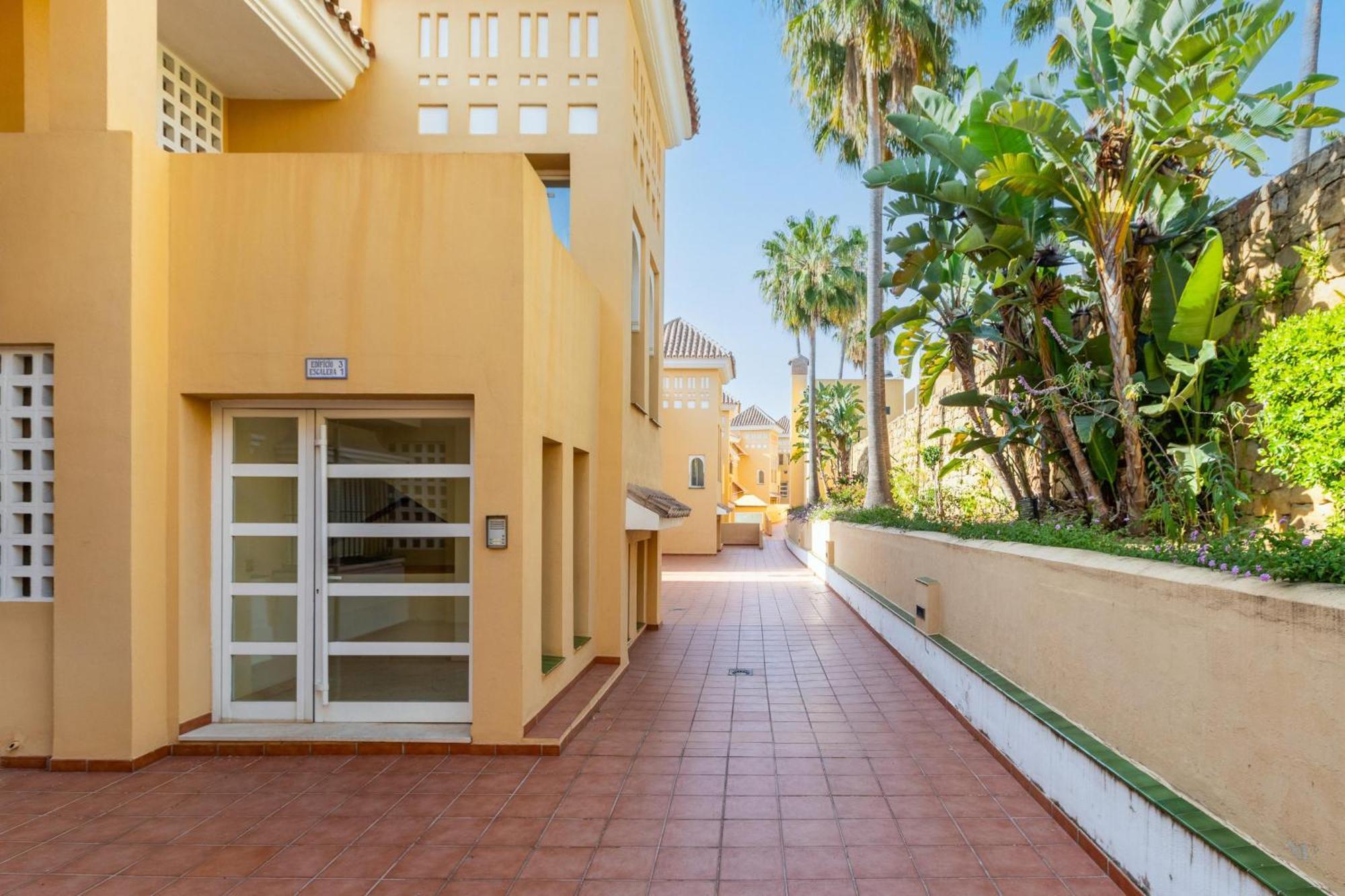 Aguamarina Gamonal Apartment Marbella
